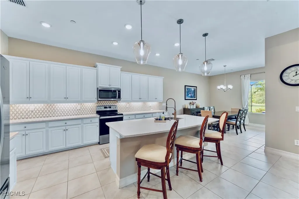 2071 Hickeys Creekside Drive Alva FL 33920