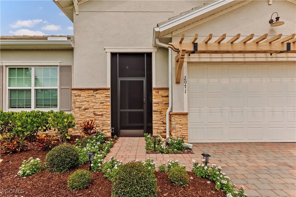 2071 Hickeys Creekside Drive Alva FL 33920