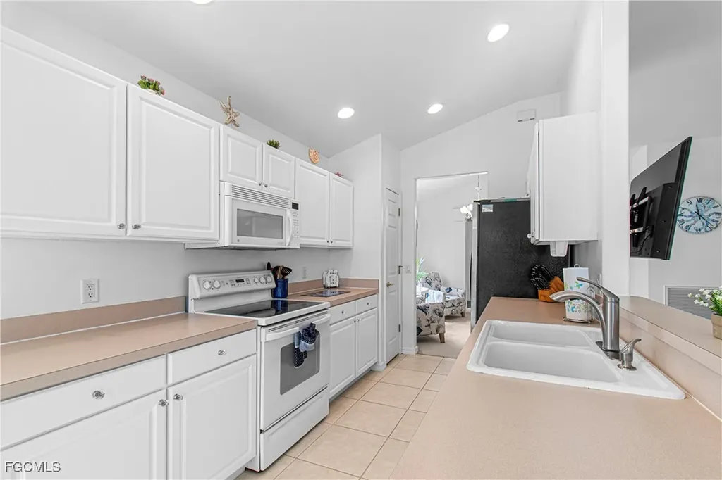 10021 Colonial Country Club Boulevard Fort Myers FL 33913