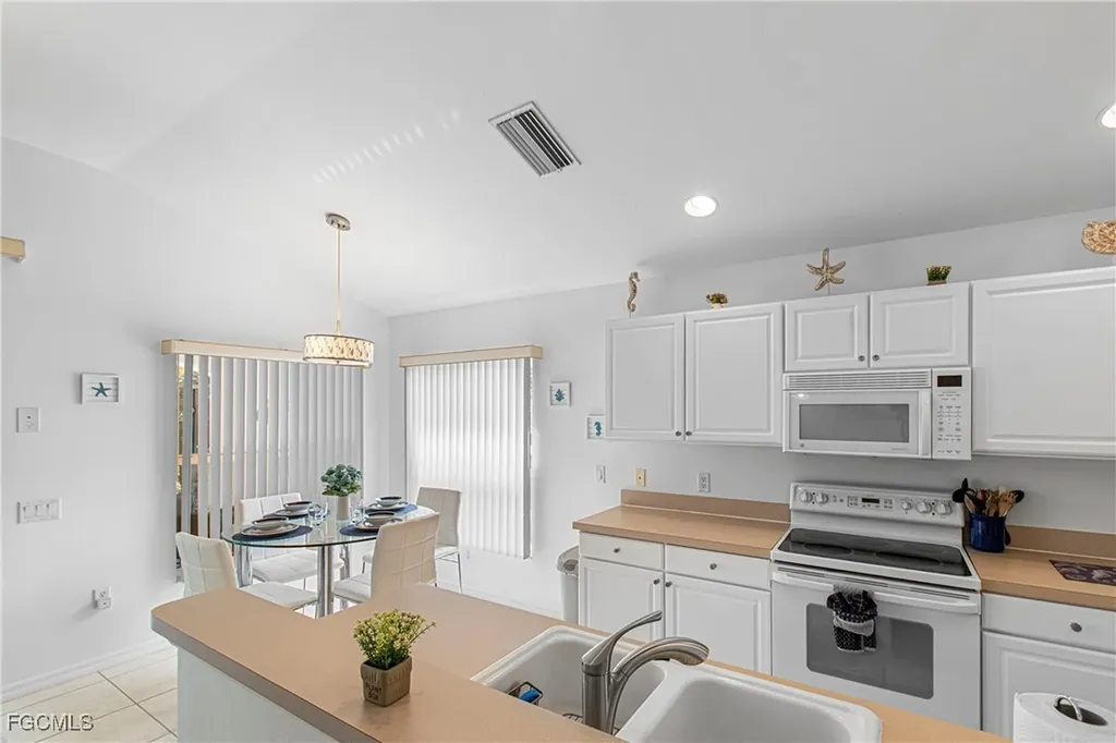 10021 Colonial Country Club Boulevard Fort Myers FL 33913