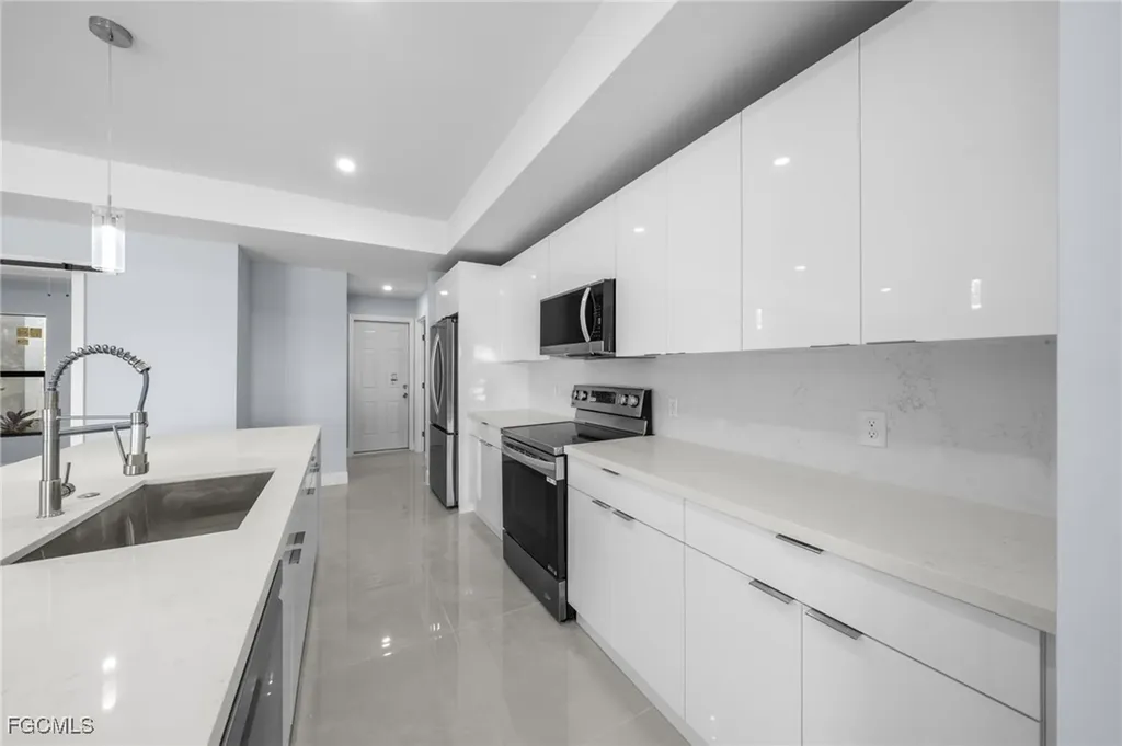 2606 NW 10th Terrace Cape Coral FL 33993