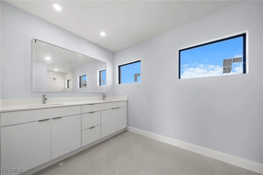 2606 NW 10th Terrace Cape Coral FL 33993