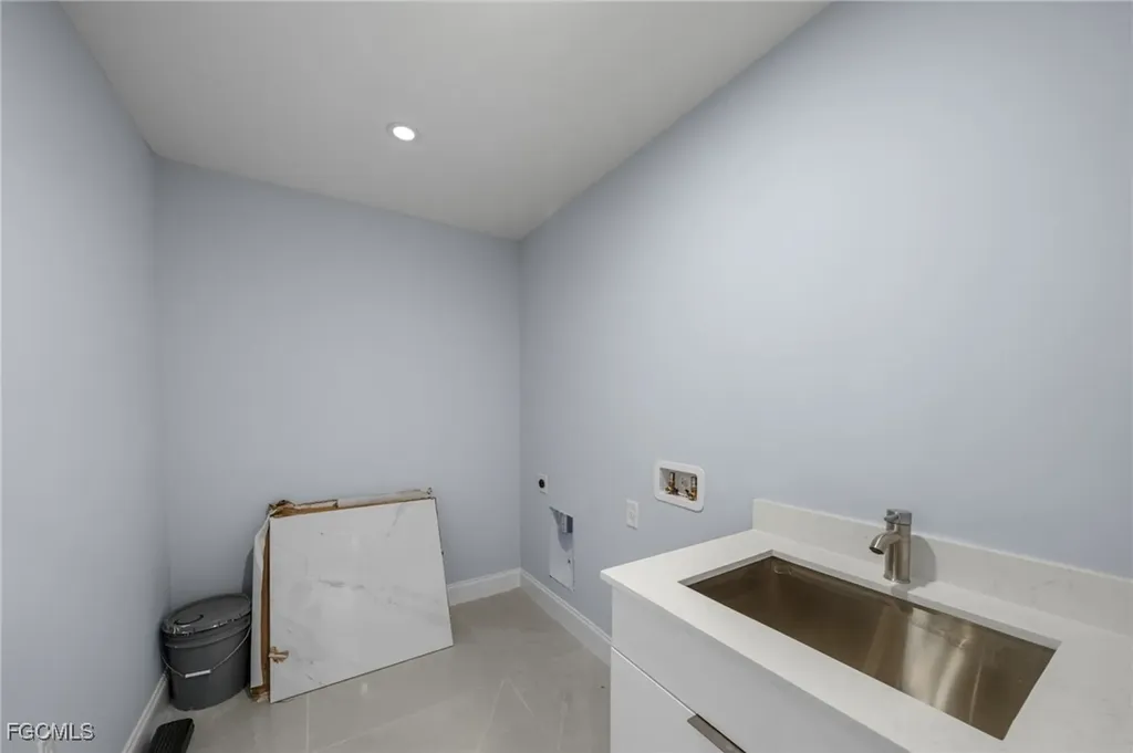 2606 NW 10th Terrace Cape Coral FL 33993