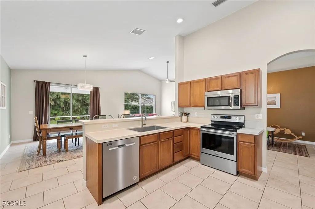 9270 Chestnut Tree Loop Fort Myers FL 33967