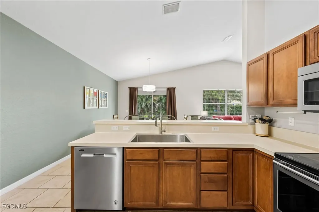 9270 Chestnut Tree Loop Fort Myers FL 33967