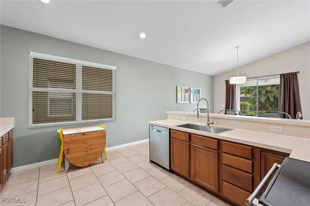 9270 Chestnut Tree Loop Fort Myers FL 33967