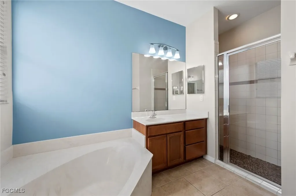 9270 Chestnut Tree Loop Fort Myers FL 33967