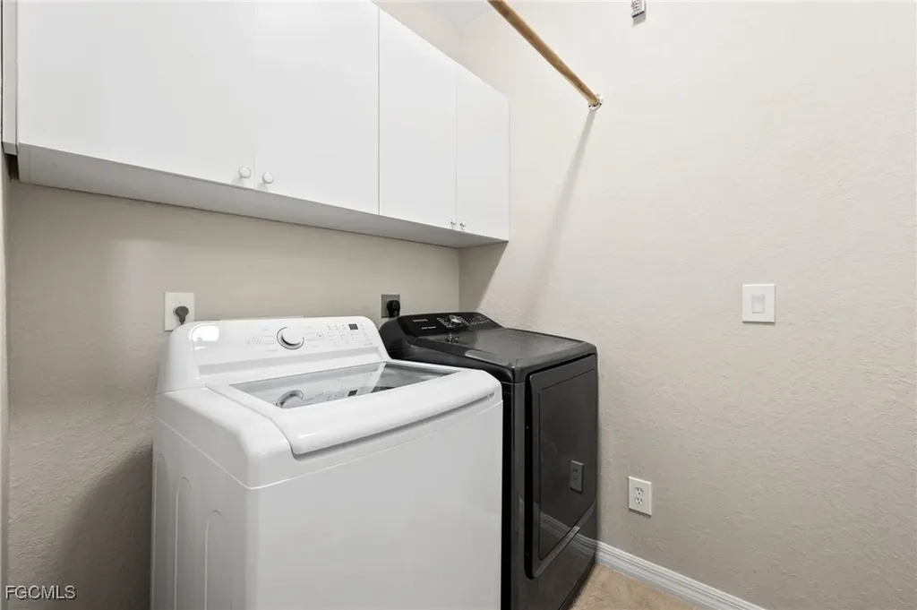 9270 Chestnut Tree Loop Fort Myers FL 33967