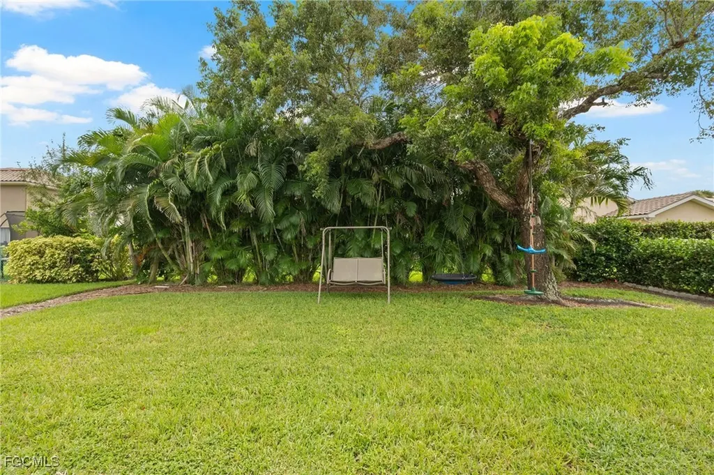 9270 Chestnut Tree Loop Fort Myers FL 33967
