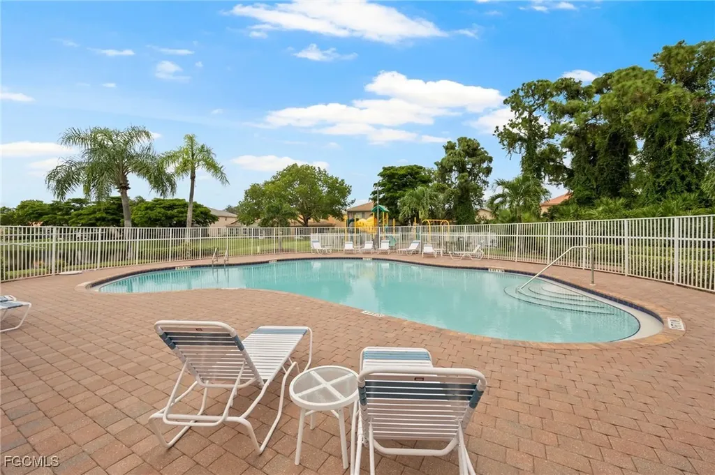 9270 Chestnut Tree Loop Fort Myers FL 33967