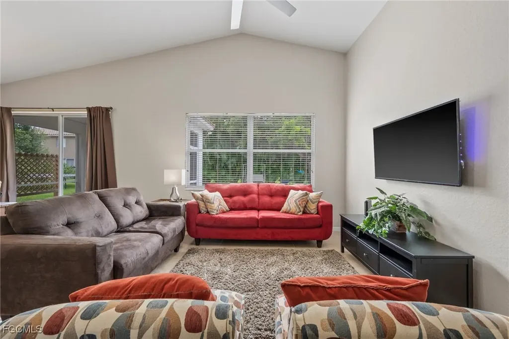 9270 Chestnut Tree Loop Fort Myers FL 33967