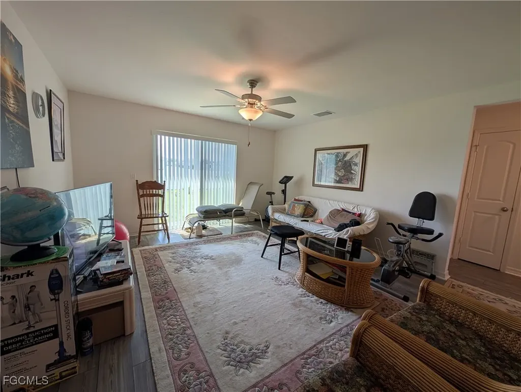 3904 NE 16th Place Cape Coral FL 33909