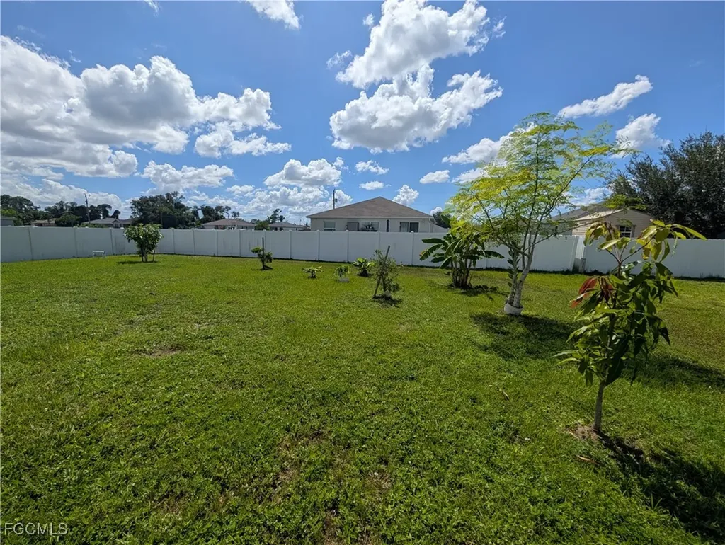 3904 NE 16th Place Cape Coral FL 33909
