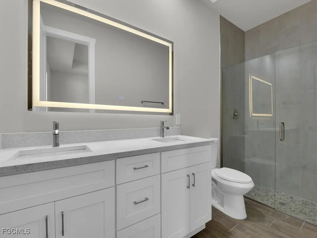 2454 NW 9th Terrace Cape Coral FL 33993