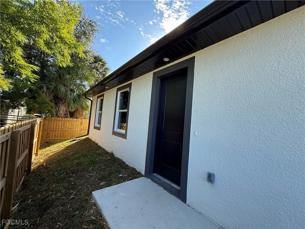 2103 French Street Fort Myers FL 33916