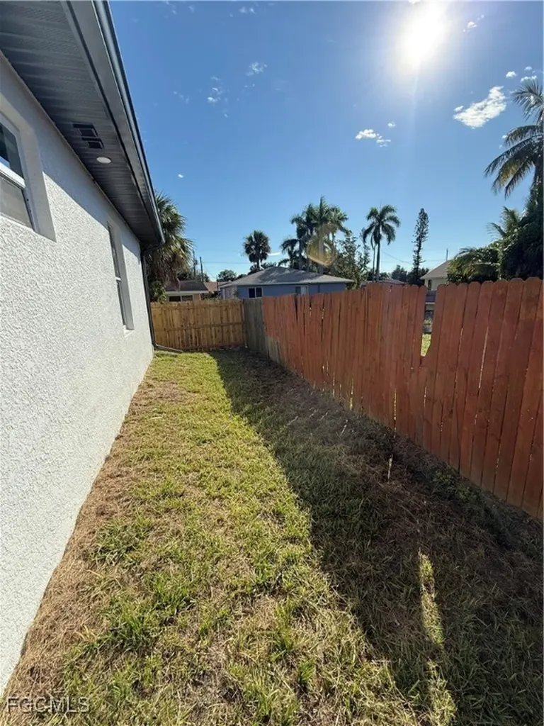 2103 French Street Fort Myers FL 33916