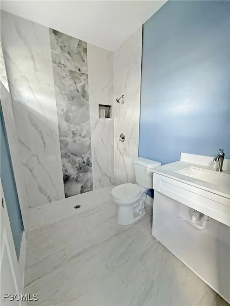 2103 French Street Fort Myers FL 33916