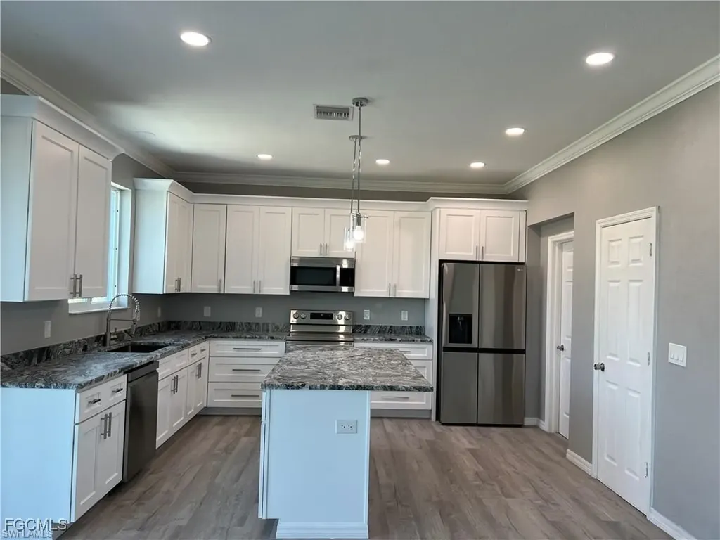 2239 SW 2nd Lane Cape Coral FL 33991