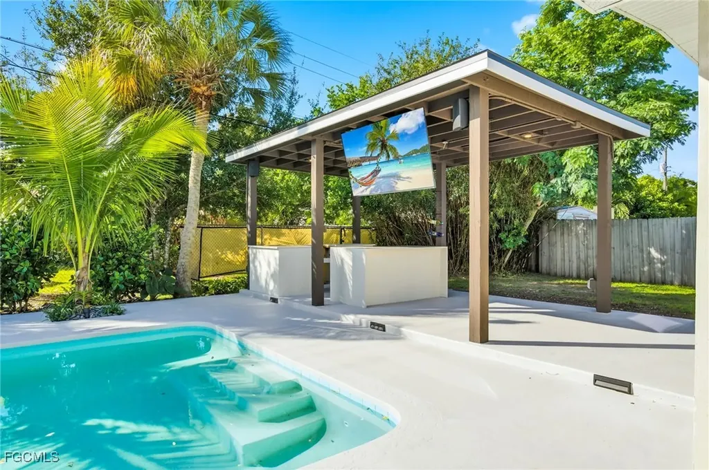 1560 Ricardo Avenue Fort Myers FL 33901