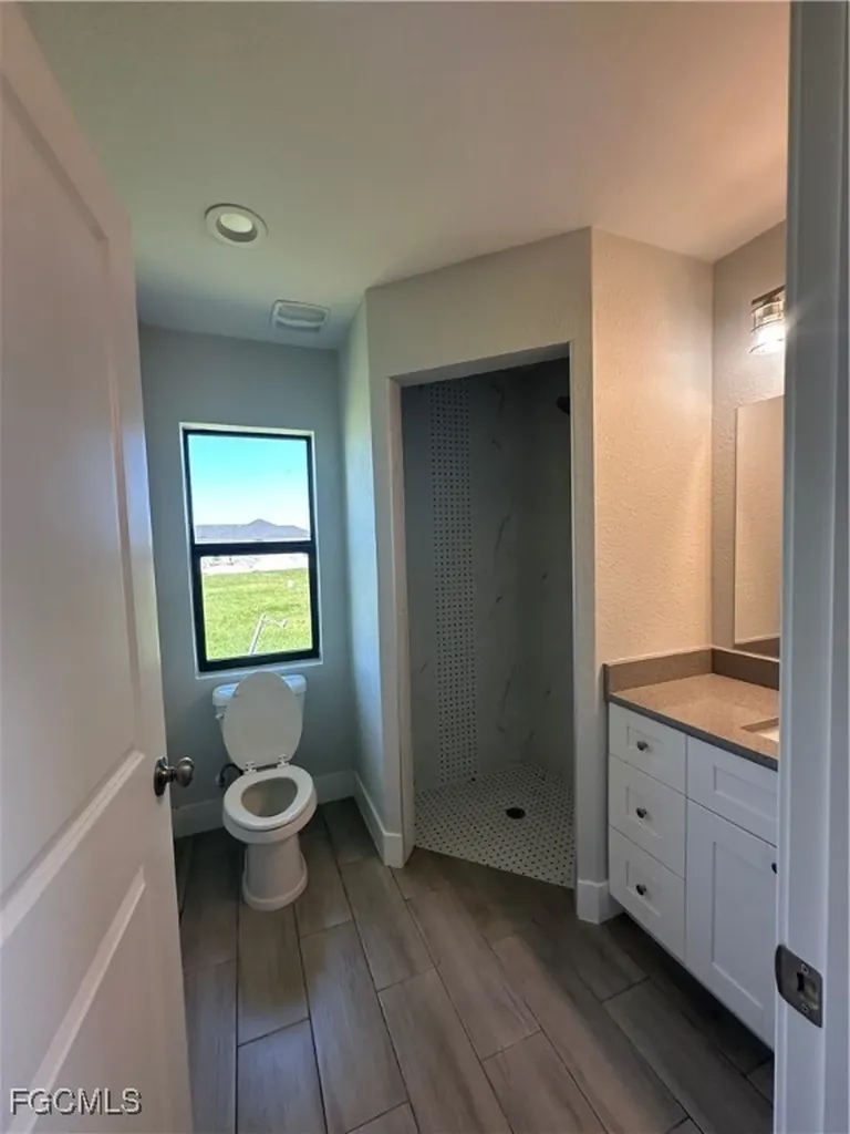 3907 NW 40th Street Cape Coral FL 33993