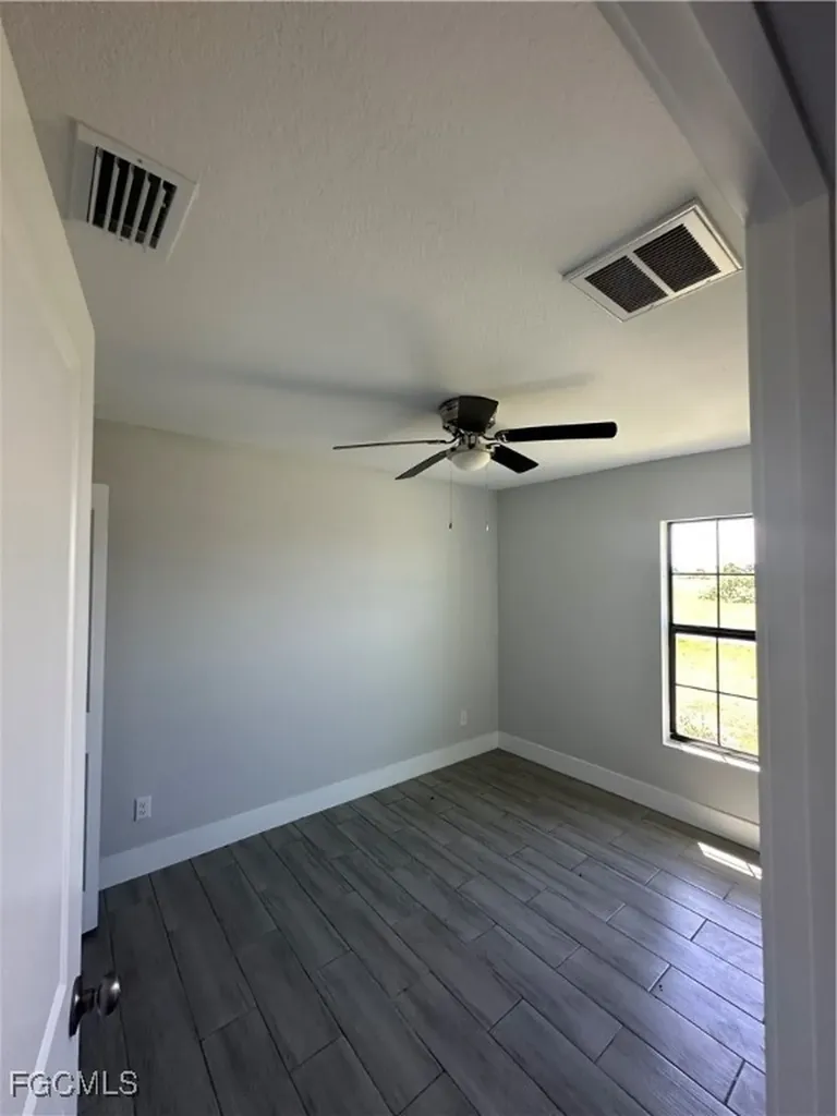 3907 NW 40th Street Cape Coral FL 33993