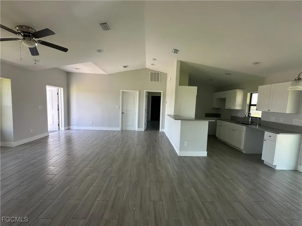 3907 NW 40th Street Cape Coral FL 33993