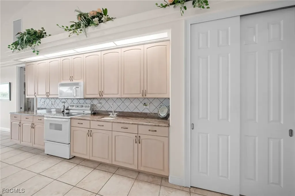 4310 Sands Boulevard Cape Coral FL 33914