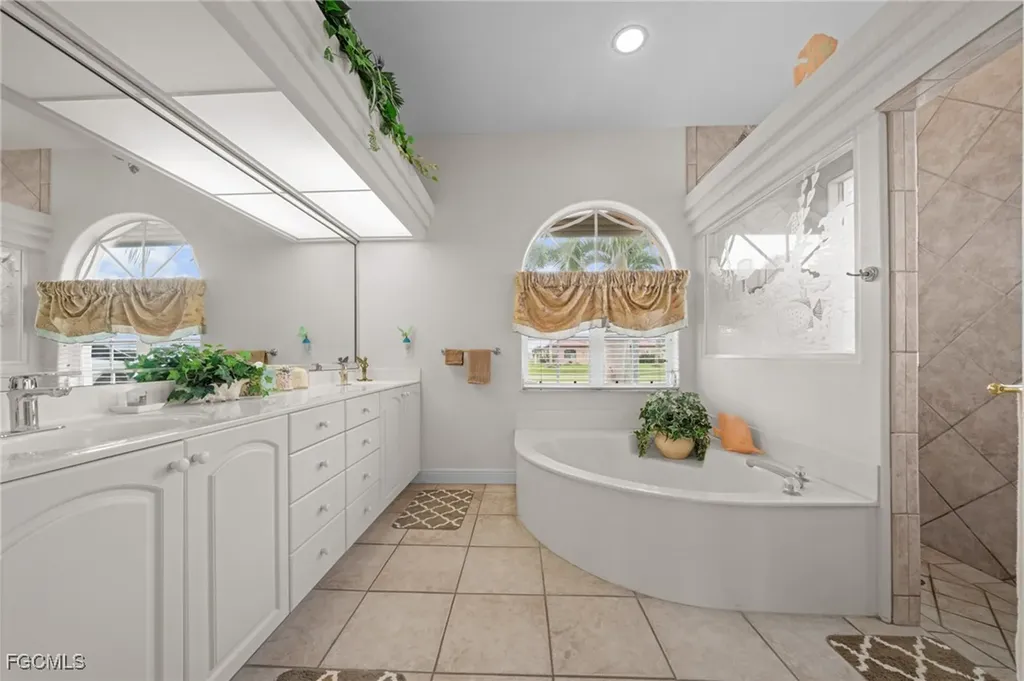 4310 Sands Boulevard Cape Coral FL 33914