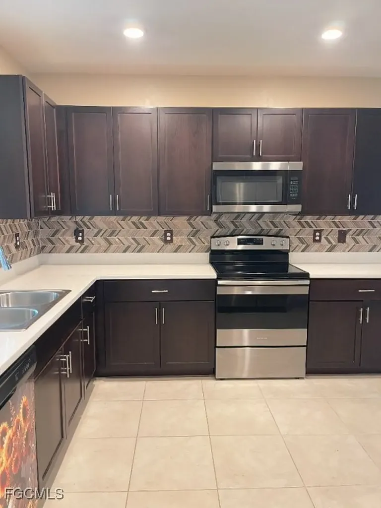 1132 NW 8th Terrace Cape Coral FL 33993