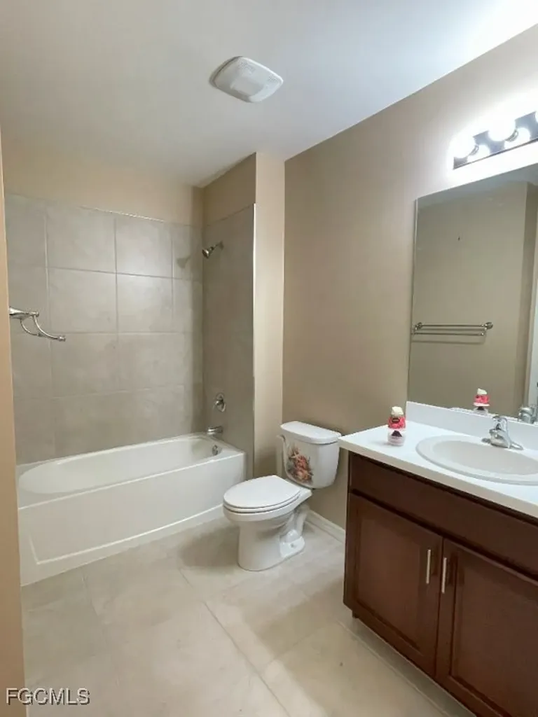 1132 NW 8th Terrace Cape Coral FL 33993