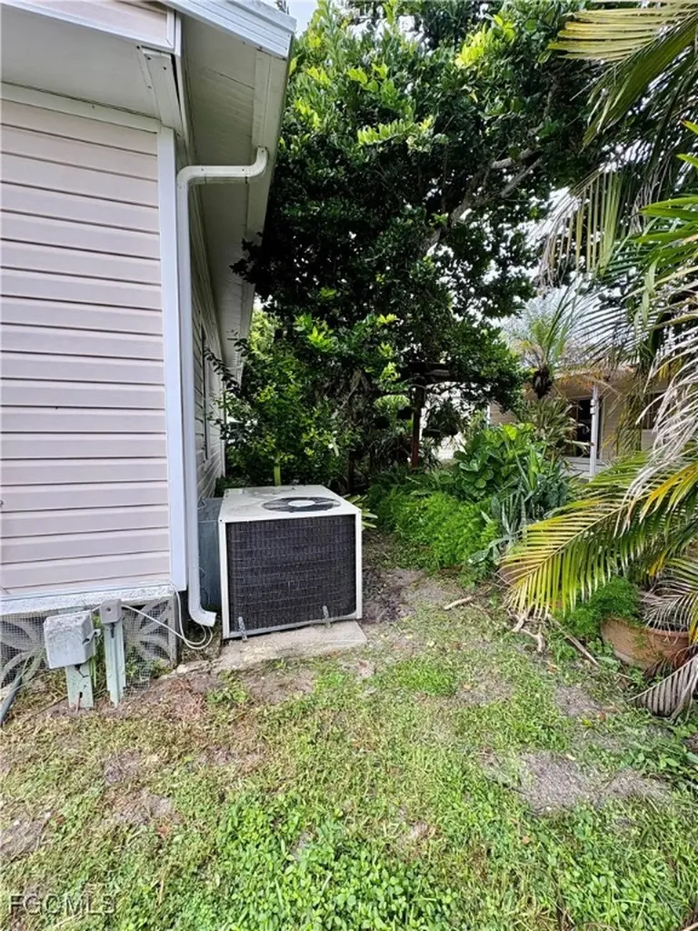 448 Snead Drive North Fort Myers FL 33903