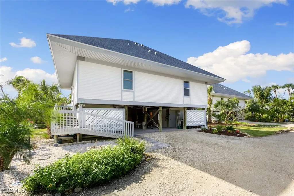 1039 Beach Road Sanibel FL 33957
