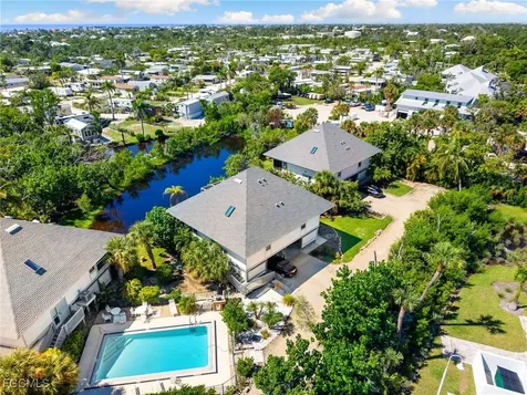 1039 Beach Road Sanibel FL 33957