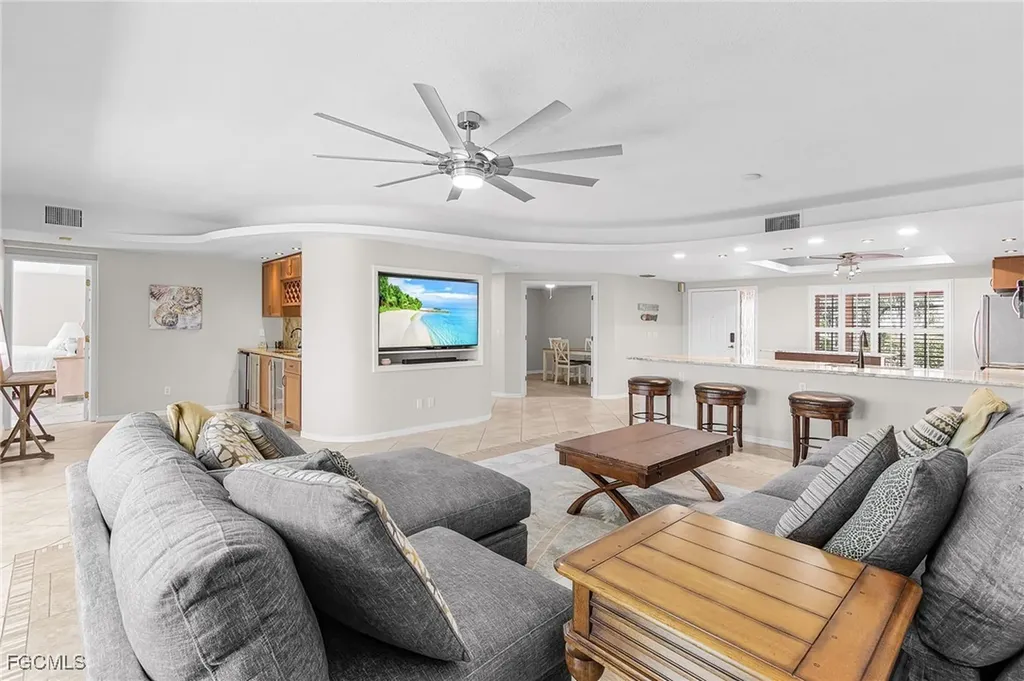 1614 Beach Parkway Cape Coral FL 33904
