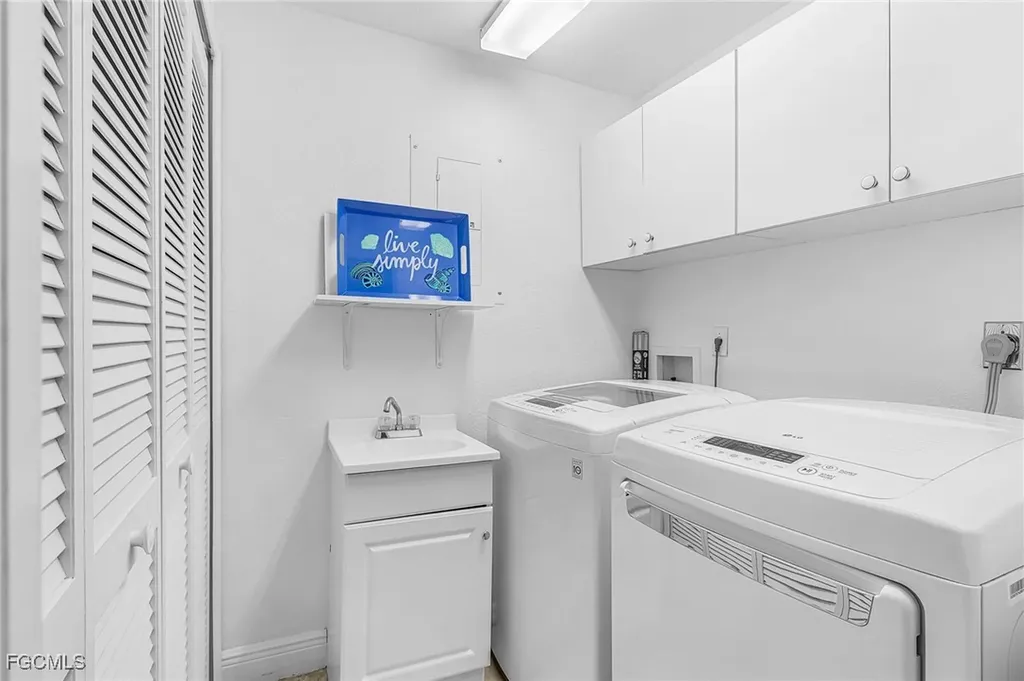 1614 Beach Parkway Cape Coral FL 33904