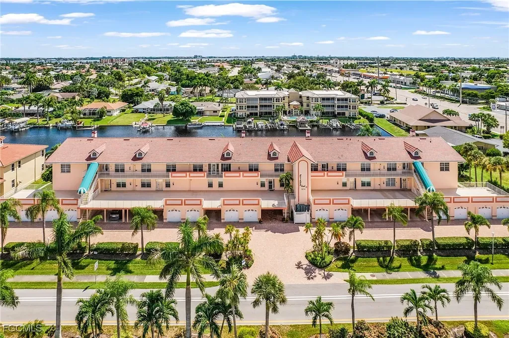 1614 Beach Parkway Cape Coral FL 33904