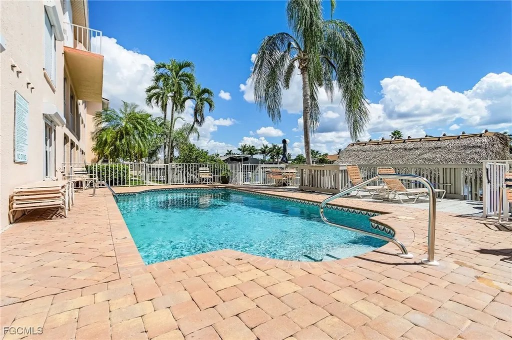 1614 Beach Parkway Cape Coral FL 33904