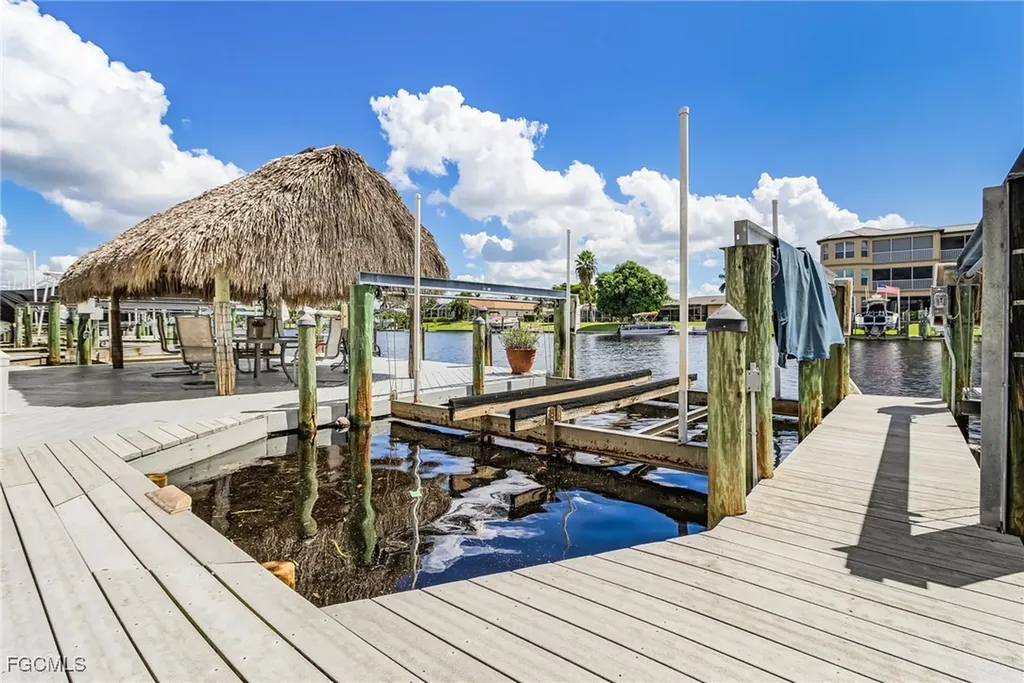 1614 Beach Parkway Cape Coral FL 33904