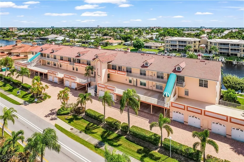 1614 Beach Parkway Cape Coral FL 33904