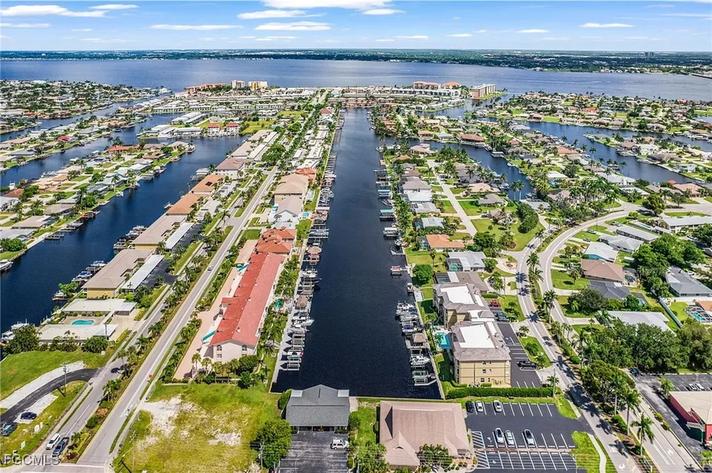 1614 Beach Parkway Cape Coral FL 33904