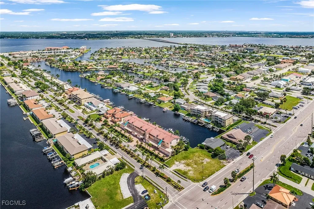 1614 Beach Parkway Cape Coral FL 33904