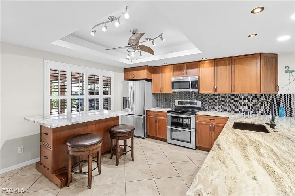 1614 Beach Parkway Cape Coral FL 33904