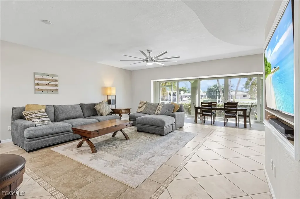 1614 Beach Parkway Cape Coral FL 33904