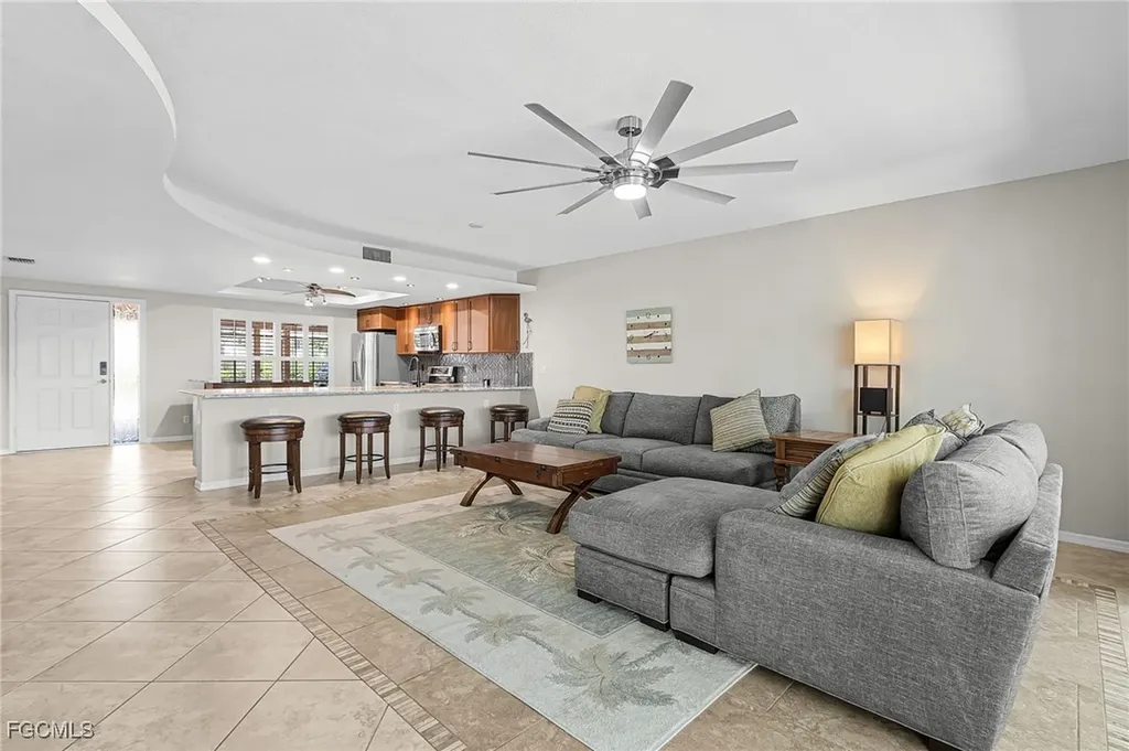1614 Beach Parkway Cape Coral FL 33904