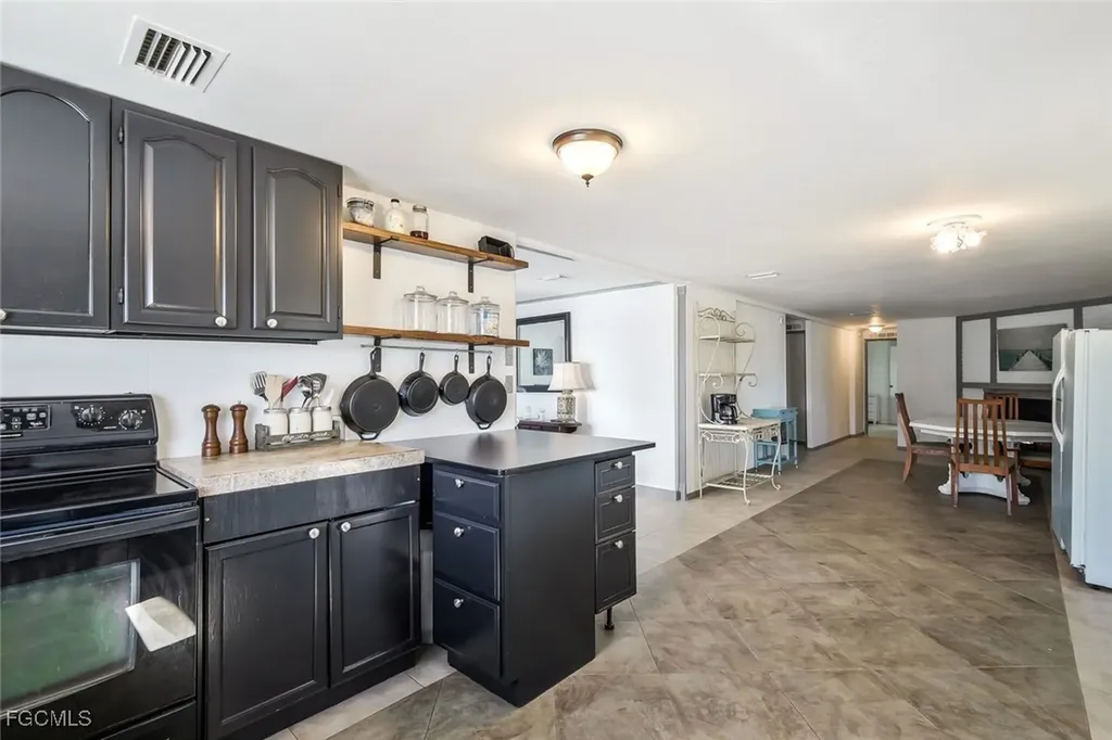 23715 Tinas Lane Fort Myers FL 33913