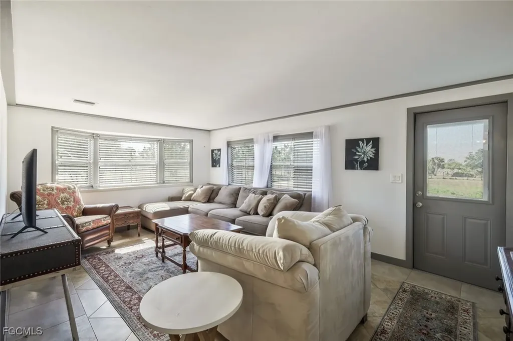 23715 Tinas Lane Fort Myers FL 33913