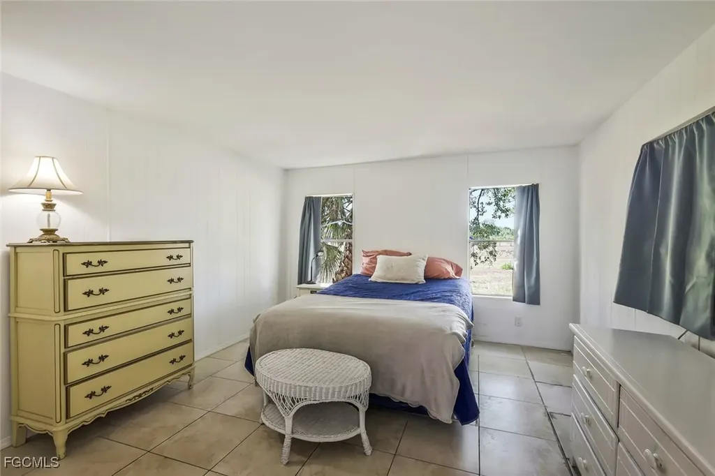 23715 Tinas Lane Fort Myers FL 33913