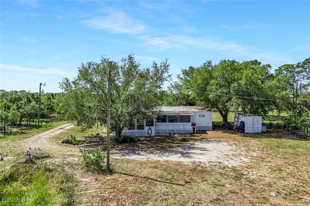 23715 Tinas Lane Fort Myers FL 33913