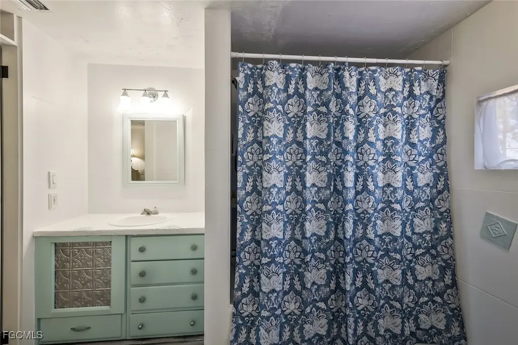 23715 Tinas Lane Fort Myers FL 33913