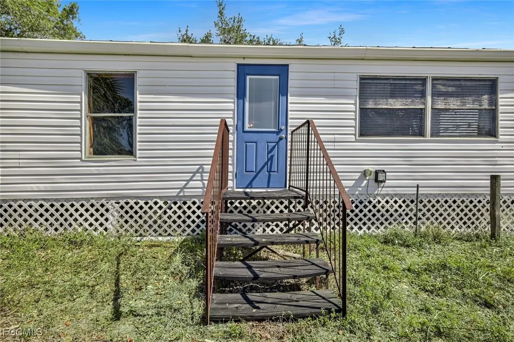 23715 Tinas Lane Fort Myers FL 33913